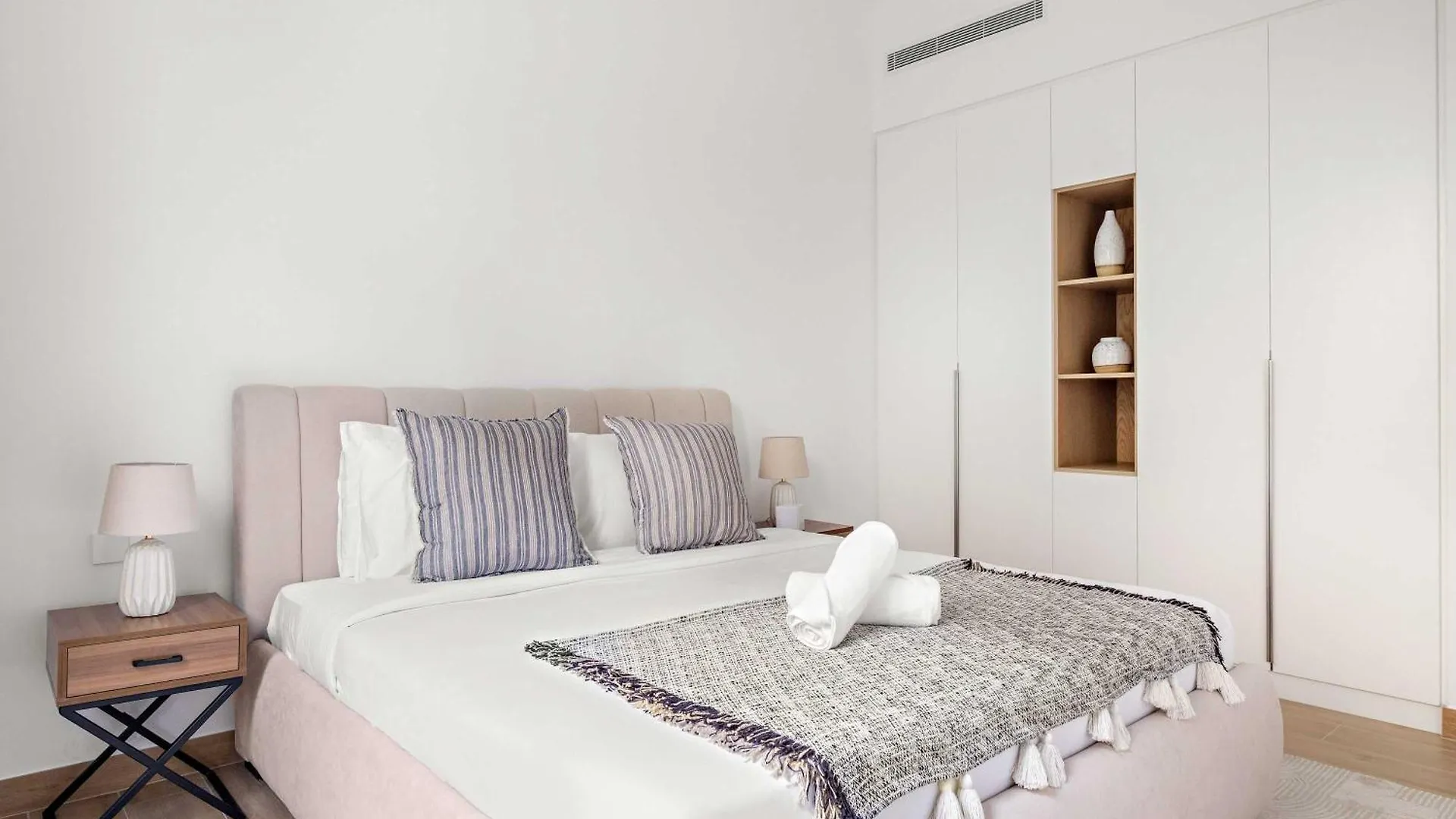 Stylish 1Bedroom Apartment In La Sirene In La Mer Dubai