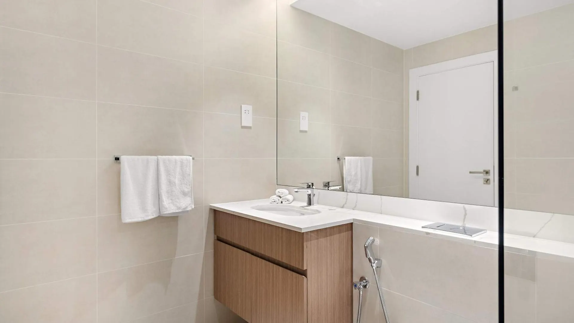 Stylish 1Bedroom Apartment In La Sirene In La Mer Dubai
