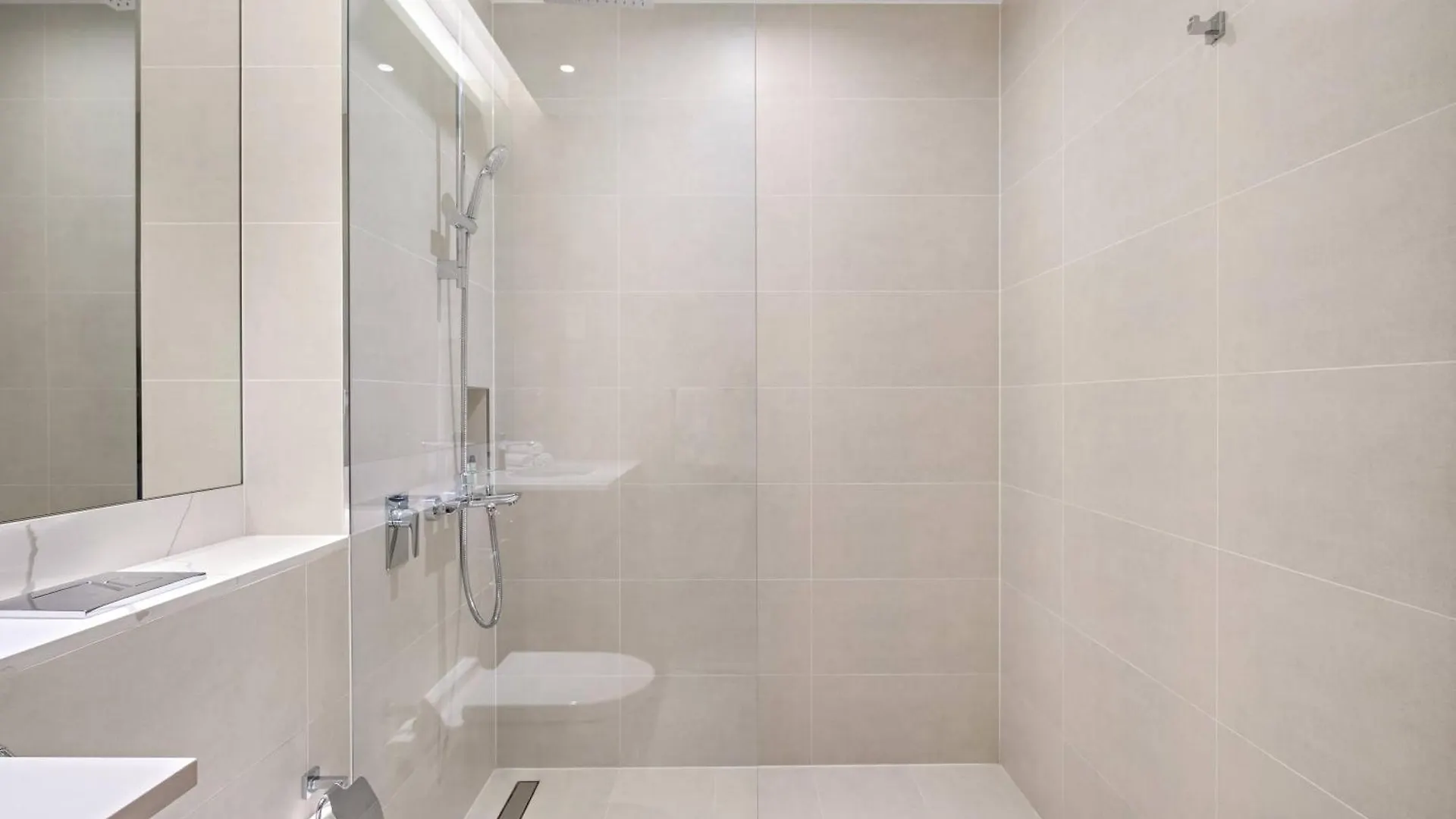 Stylish 1Bedroom Apartment In La Sirene In La Mer Dubai